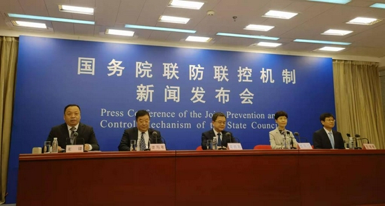 12月11日，国务院联防联控机制举行新闻发布会。新华社记者 董瑞丰 摄